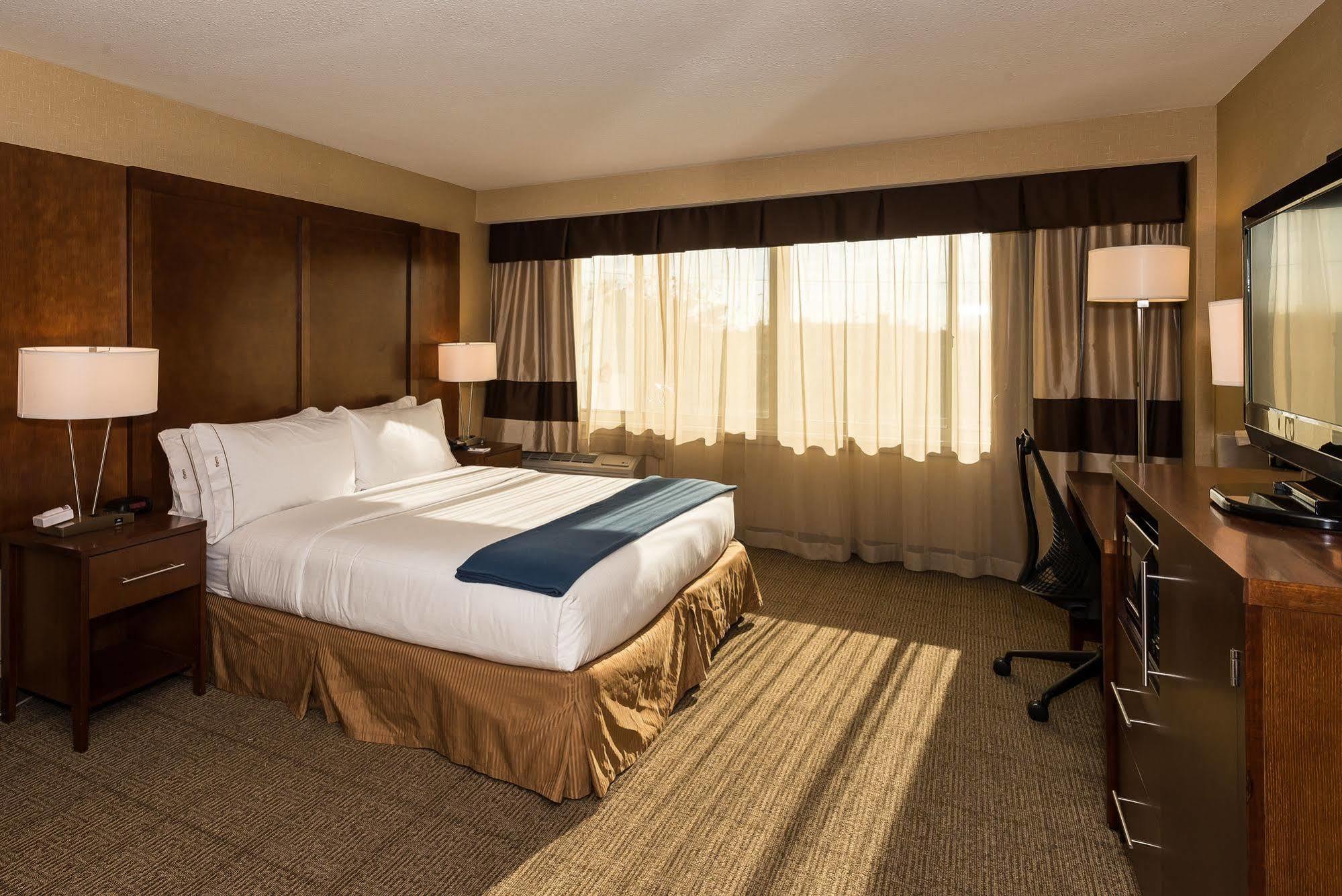 Holiday Inn Express Washington Dc Silver Spring By Ihg Exterior photo